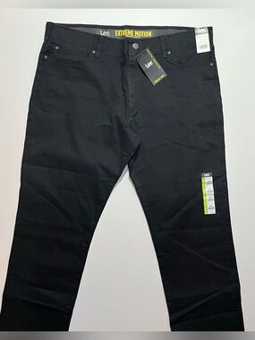 NEW Lee Extreme Motion Straight Fit Tapered Leg Pants, 42x29, Black